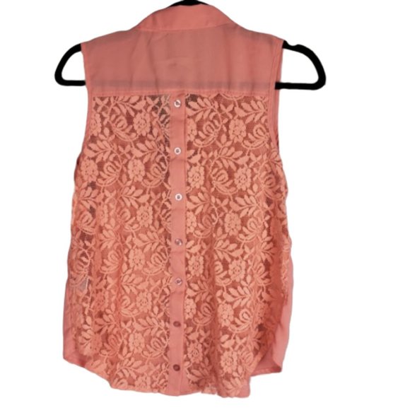 Sleeveless Lace Tank Top - Picture 1 of 6